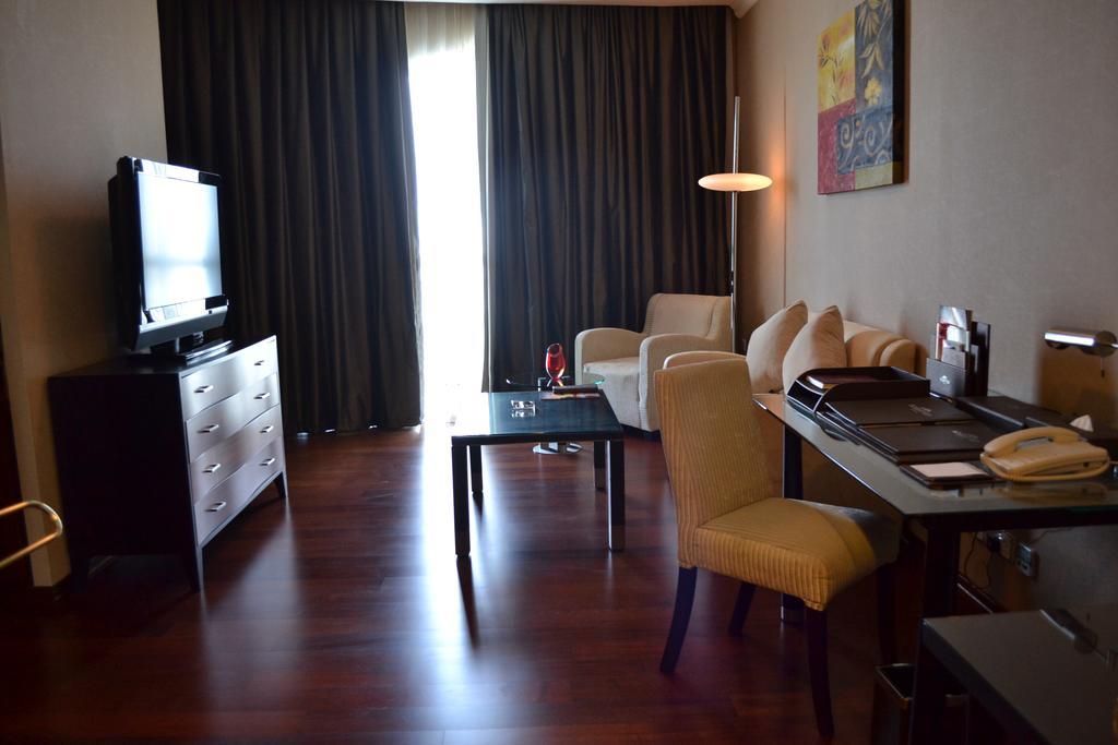 & Centre Apart Otel 4*